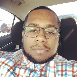 Meet your Posher, Devonte